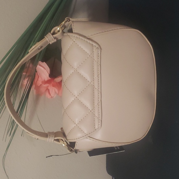NWT BADGLEY MISCHKA Chloe Quilted Pearl Bag - Picture 2 of 6